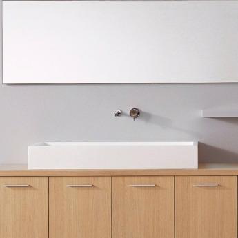 Håndvask i enkelt minimalistisk design til placering på bordplade