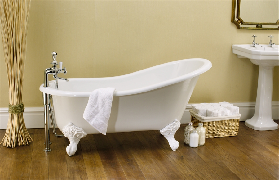 Badekar SHROPSHIRE med hvide f�dder.