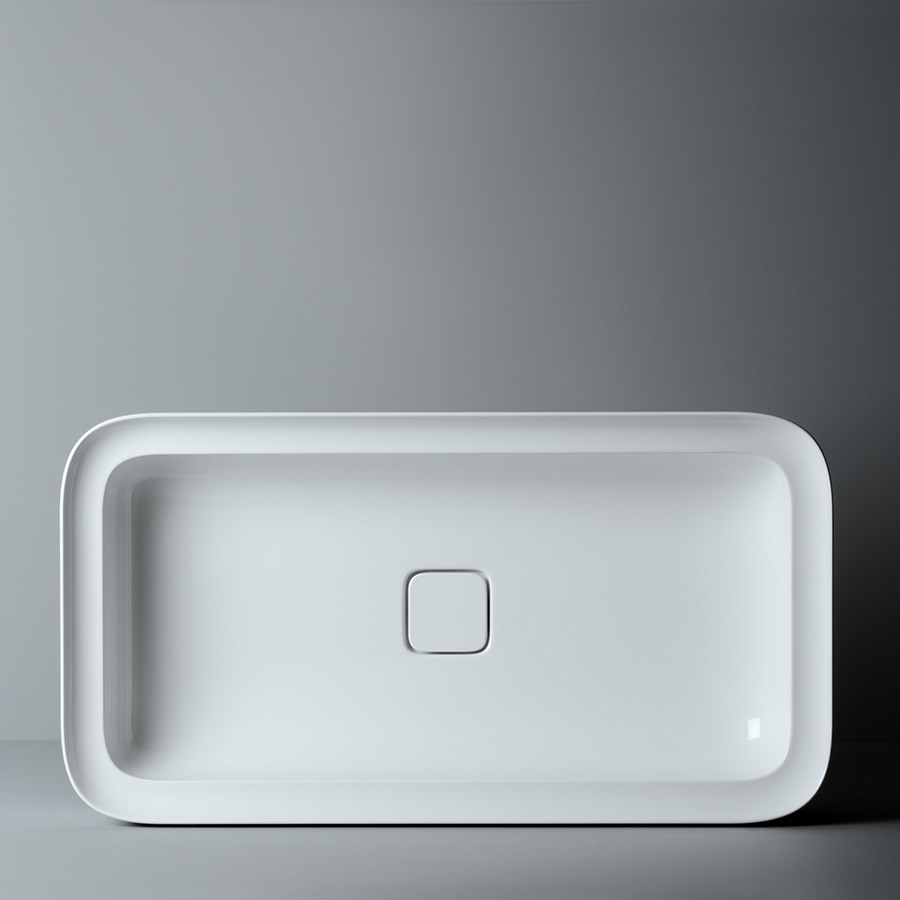 Aflang firkantet håndvask med en tynd kant på toppen af vasken