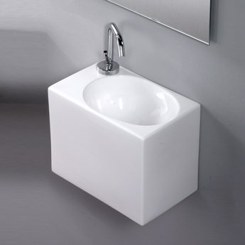 Lille firkantet håndvask til placering på væg