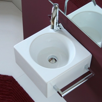 Lille firkantet håndvask til væg eller bord