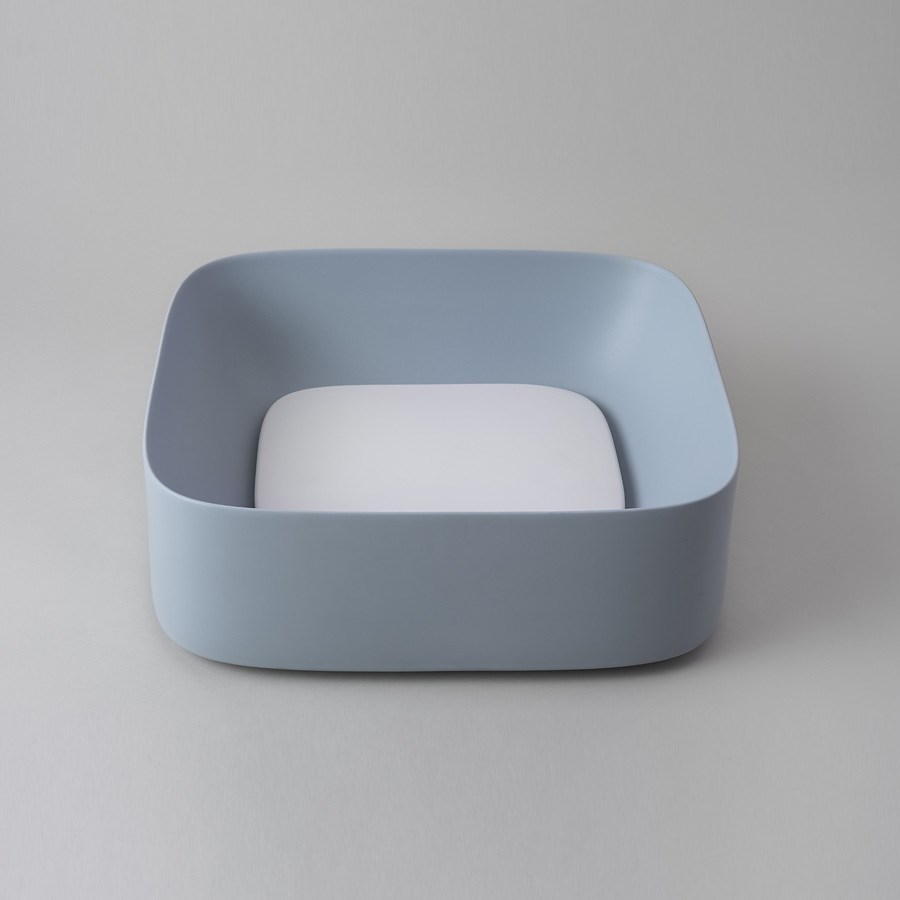 Acquerello lyseblå med hvid bundplade - design4home 