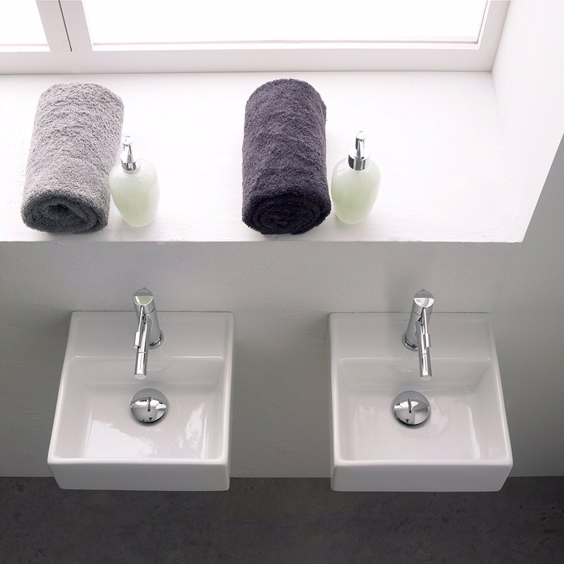 Lille firkantet håndvask til montering på væg