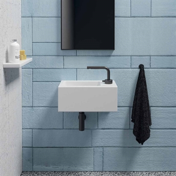 Lille firkantet håndvask til vægmontering