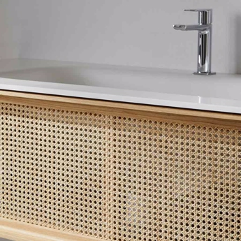 Møbel til badeværelse med integreret håndvask