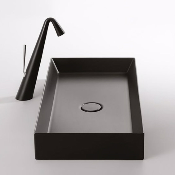 Firkantet sort håndvask til bordplade i flot design