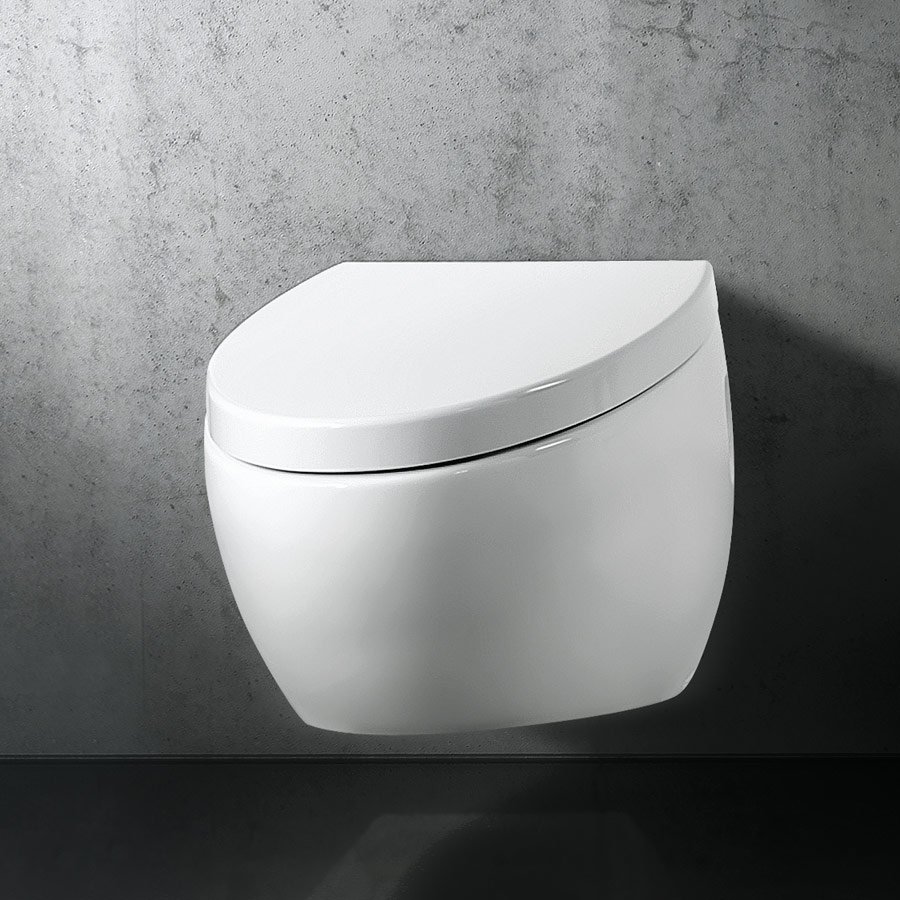 Væghængt toilet uden skyllekant i hvid porcelæn. 