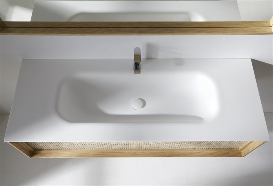 Møbel til badeværelse med komposit bordplade