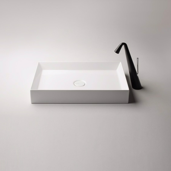 Flot firkantet håndvask til placering på bordplade | Design4home
