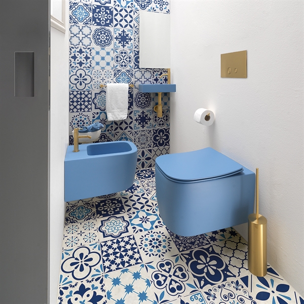 Quo Matt blue - Mat blå toilet væghængt inkl. "No Bact" belægning